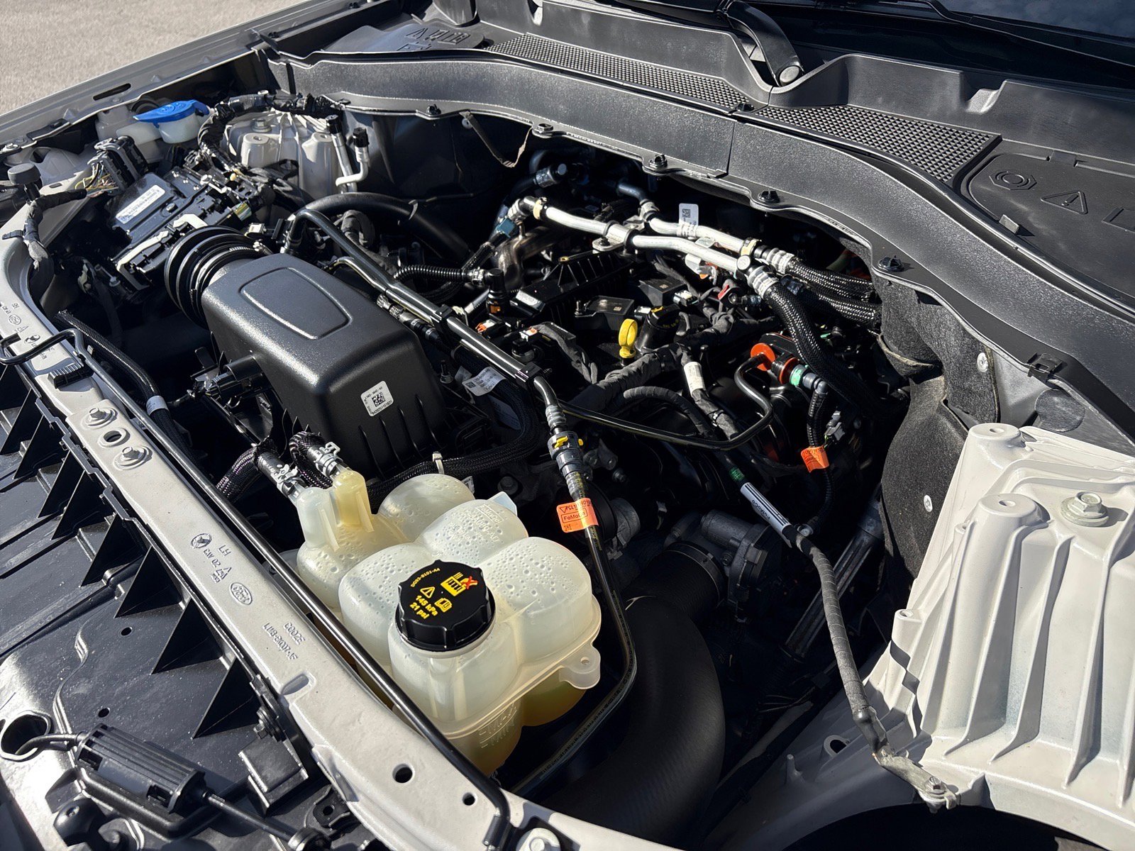 Used 2022 Ford Explorer XLT w/ Equipment Group 202A image 10