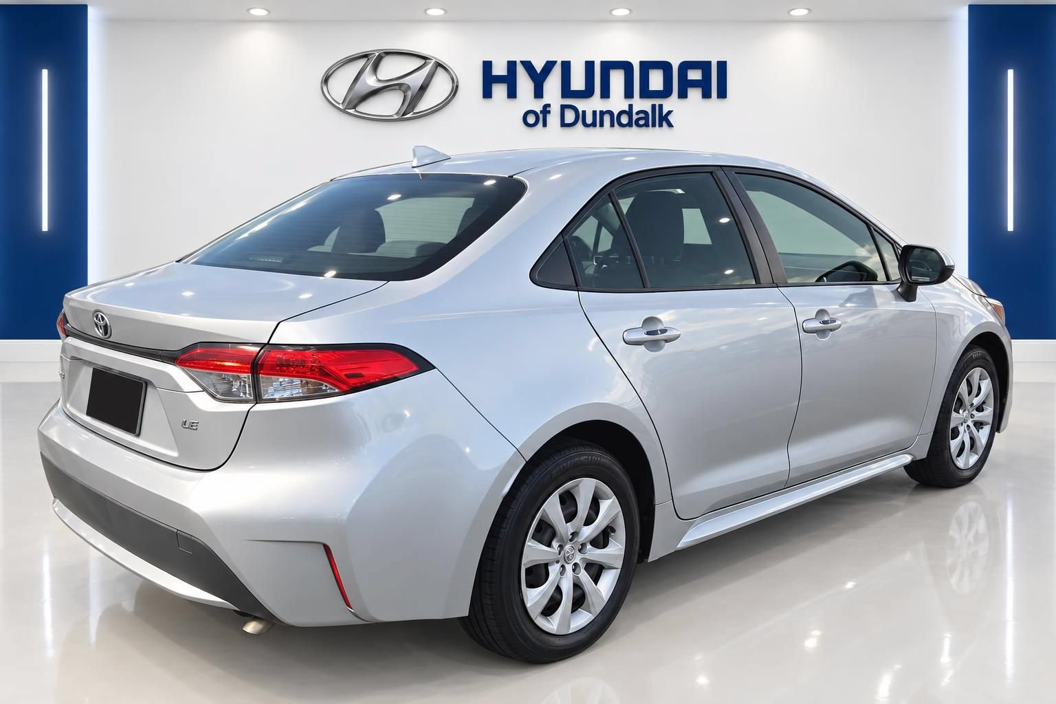 Used 2020 Toyota Corolla LE FWD image 4