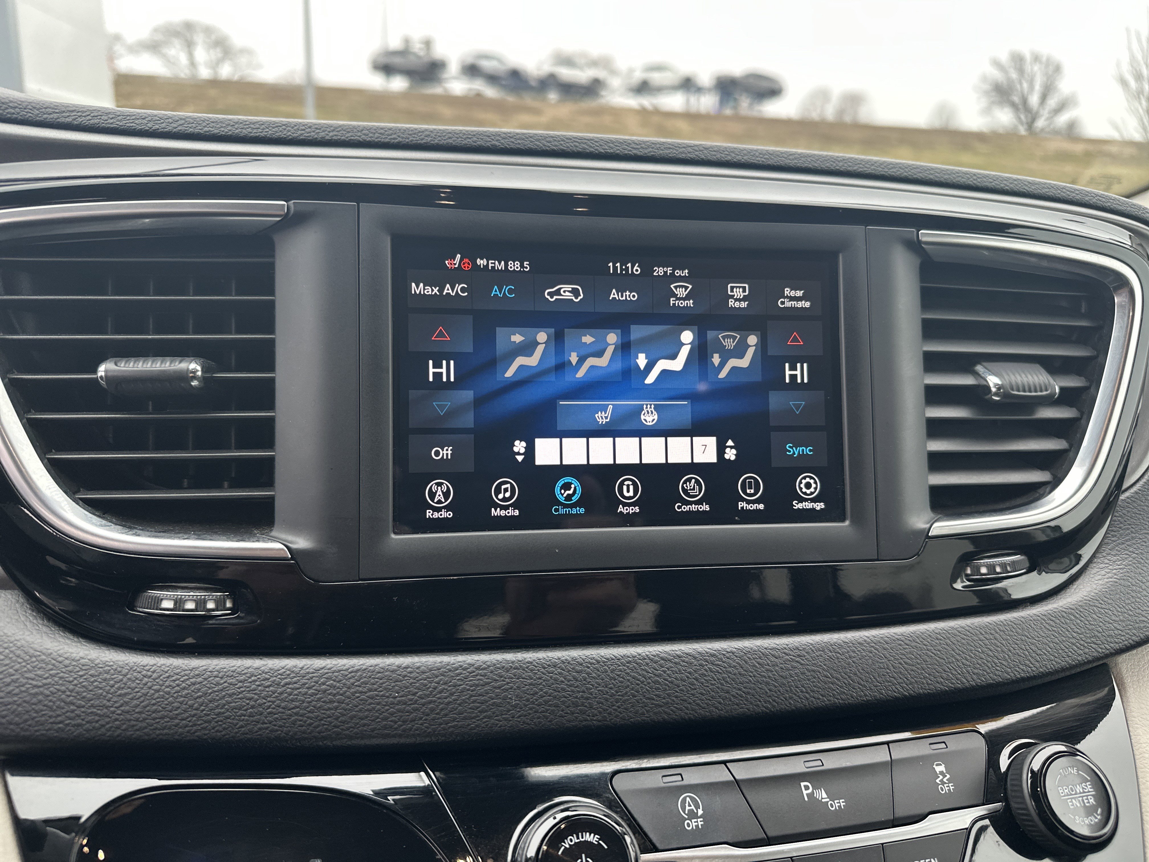 Used 2020 Chrysler Pacifica Touring-L image 22