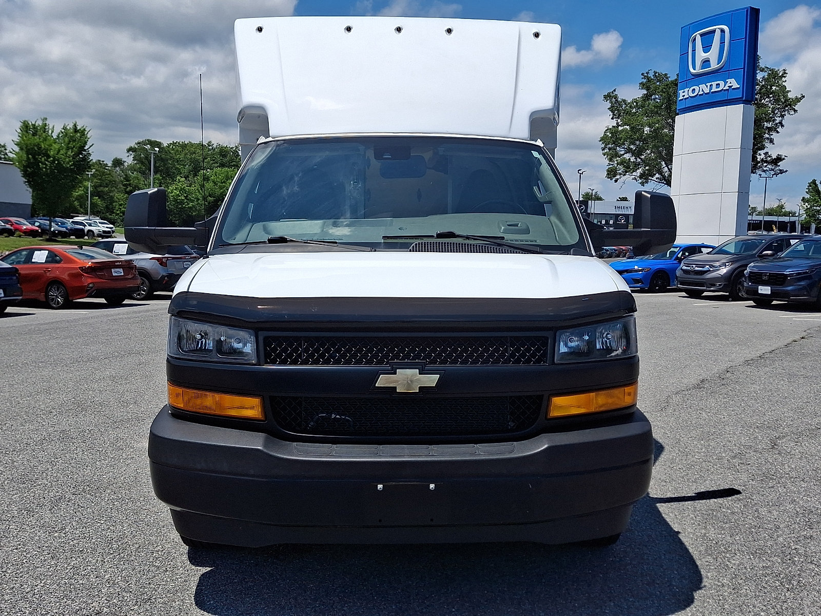 Used 2022 Chevrolet Express 3500 w/ Power Convenience Package RWD image 2