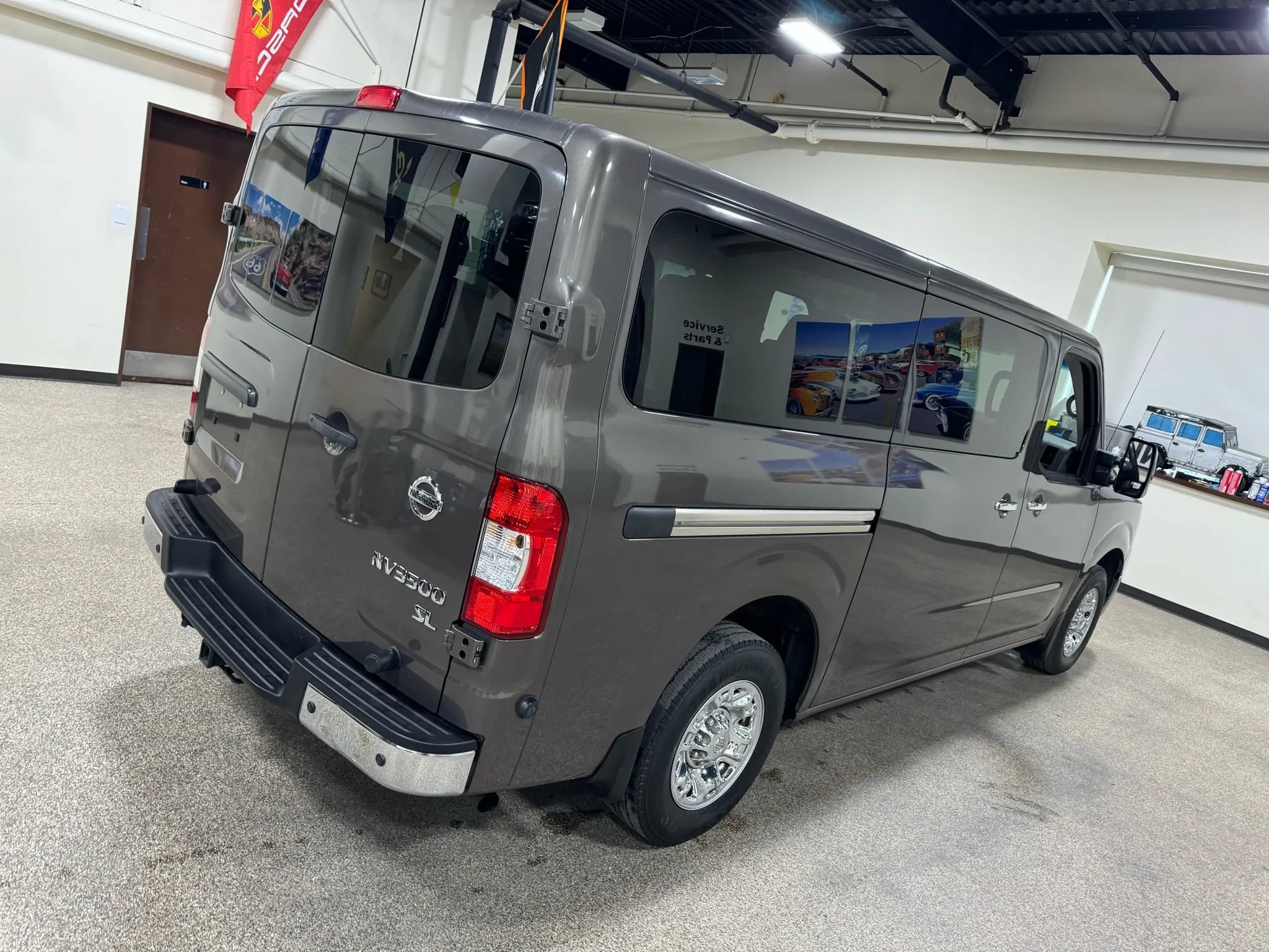 Used 2018 Nissan NV 3500 SL RWD image 15