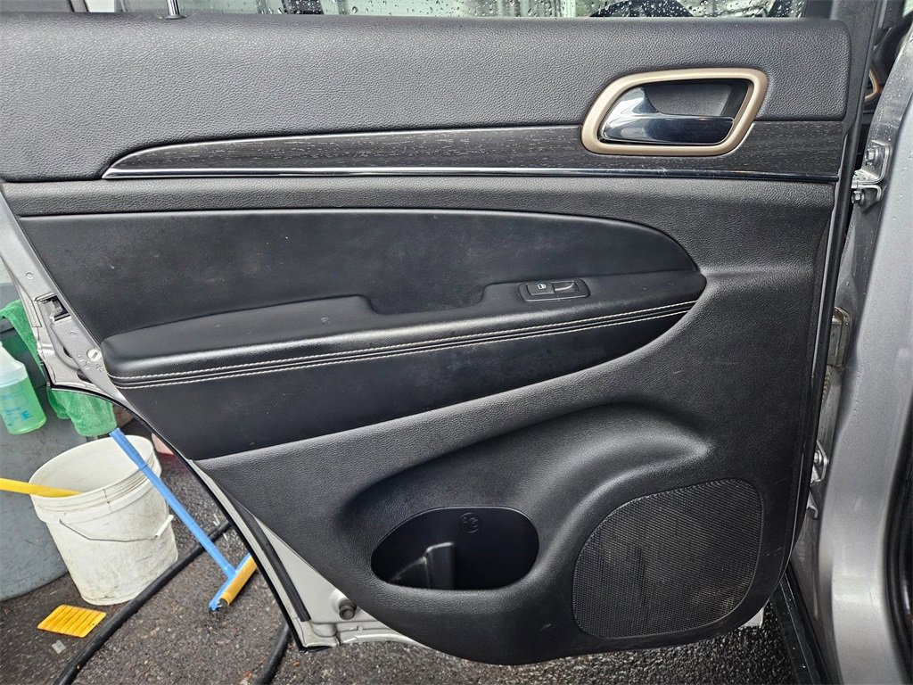 Used 2015 Jeep Grand Cherokee Limited w/ Trailer Tow Group IV image 14