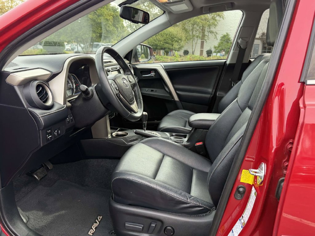 Used 2014 Toyota RAV4 Limited AWD/4WD image 16