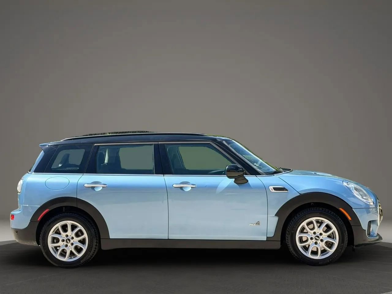 Used 2017 MINI Cooper Clubman ALL4 AWD/4WD image 2