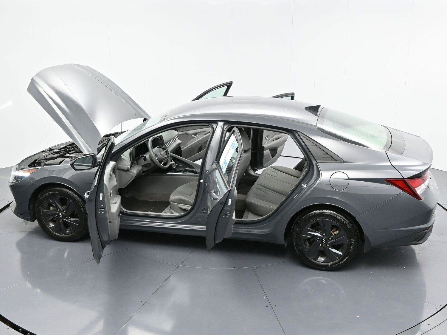 Used 2023 Hyundai Elantra SEL image 37