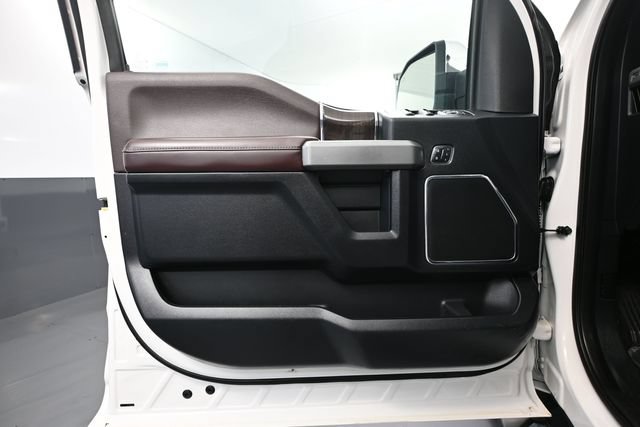 Used 2017 Ford F150 Platinum w/ Equipment Group 701A Luxury AWD/4WD image 13