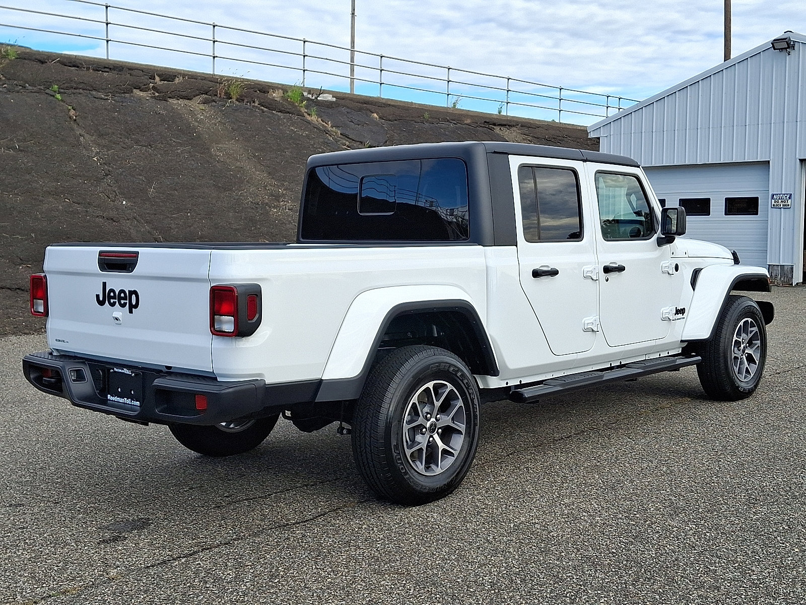 Certified 2024 Jeep Gladiator Sport image 6