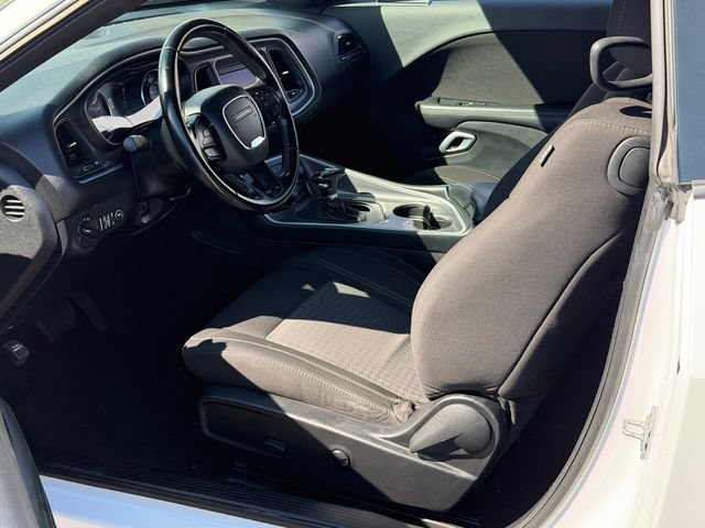 Used 2022 Dodge Challenger SXT RWD image 11
