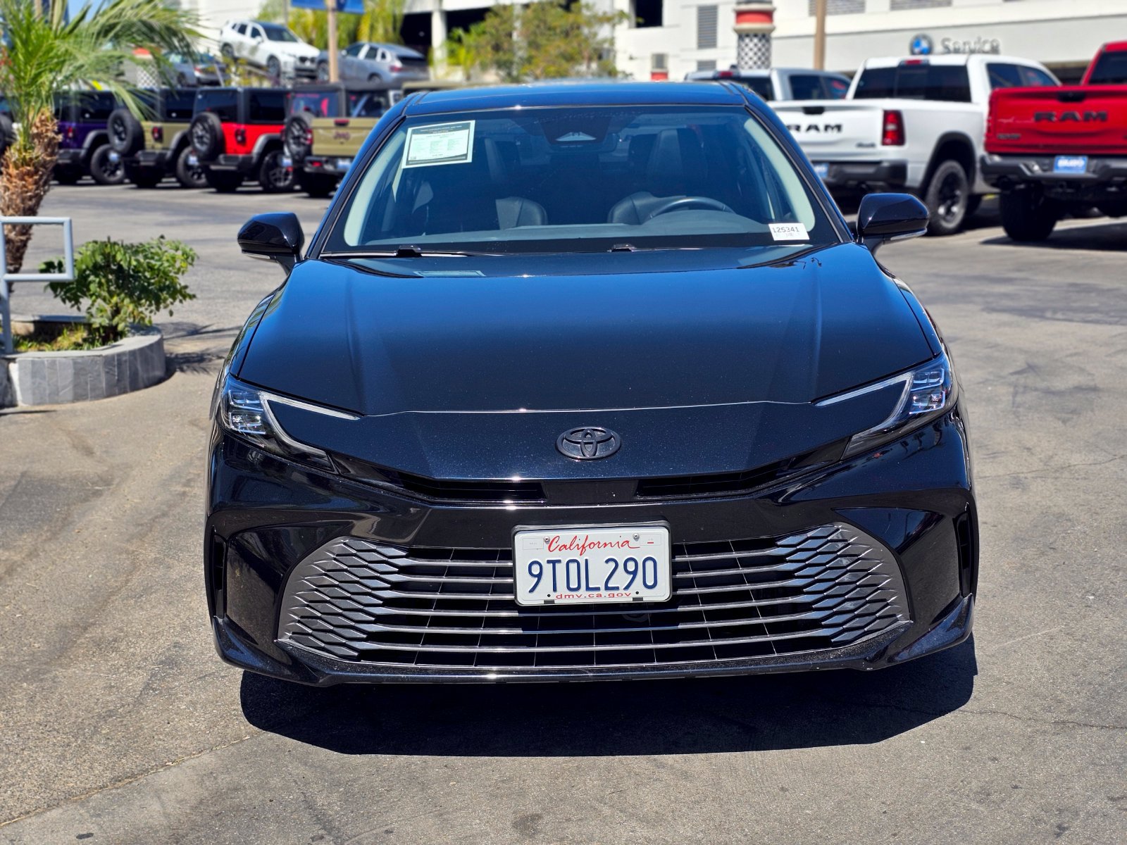 Used 2025 Toyota Camry XLE FWD image 4