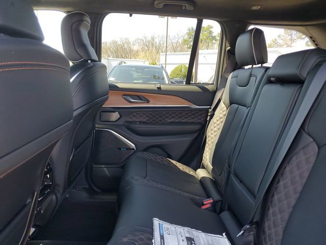 New 2026 Jeep Grand Cherokee Summit image 14