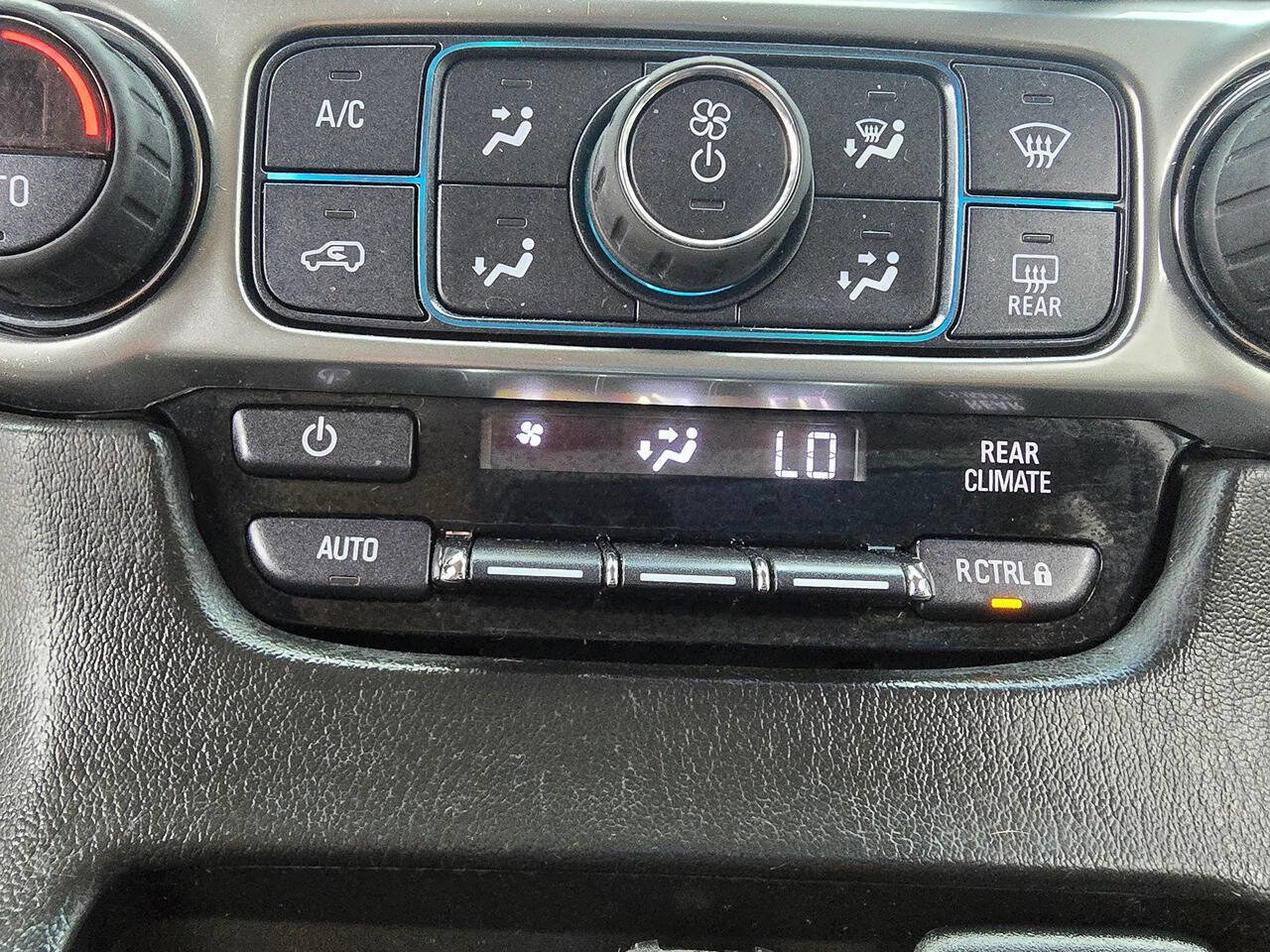 Used 2018 Chevrolet Tahoe LS image 43