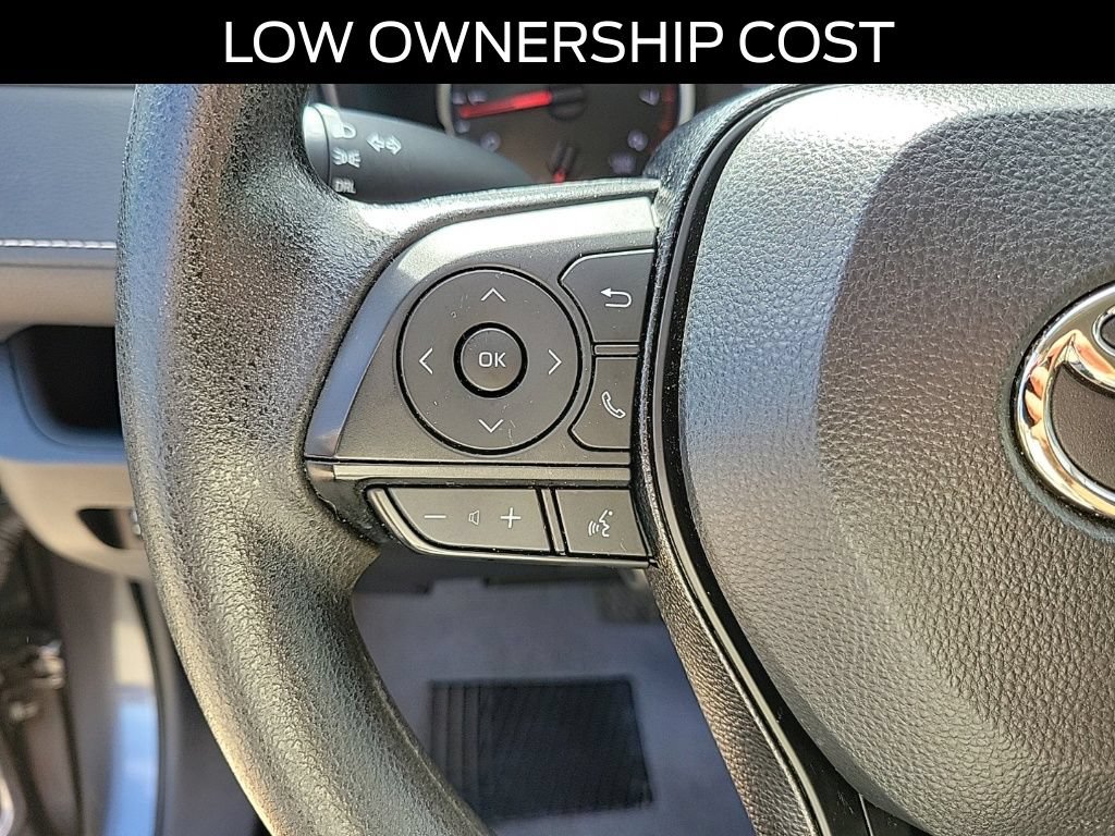 Used 2021 Toyota RAV4 LE AWD/4WD image 22