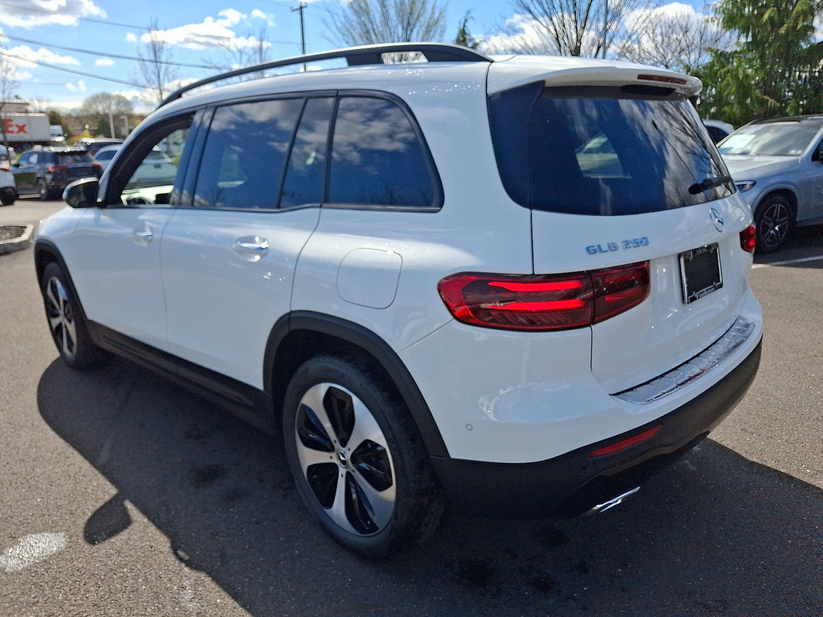 New 2026 Mercedes-Benz GLB 250 4MATIC image 4