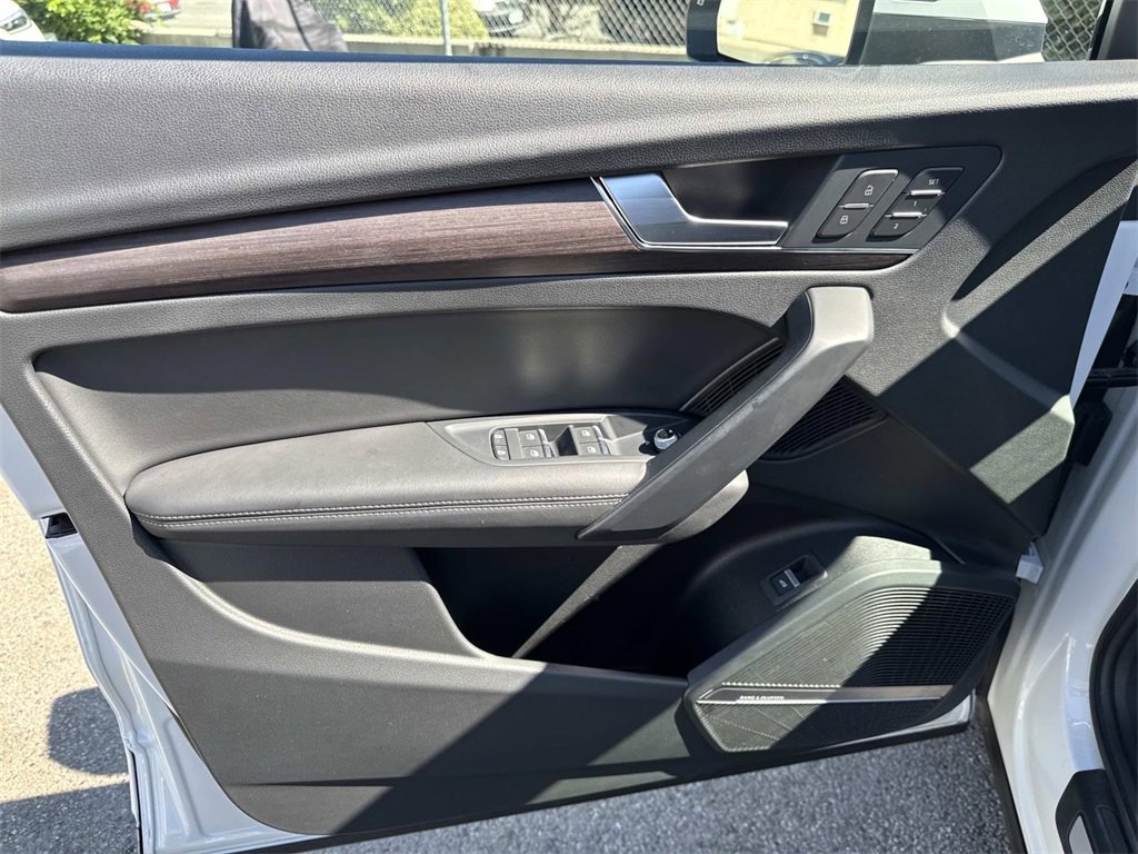 Used 2022 Audi Q5 2.0T Premium Plus w/ Premium Plus Package image 15