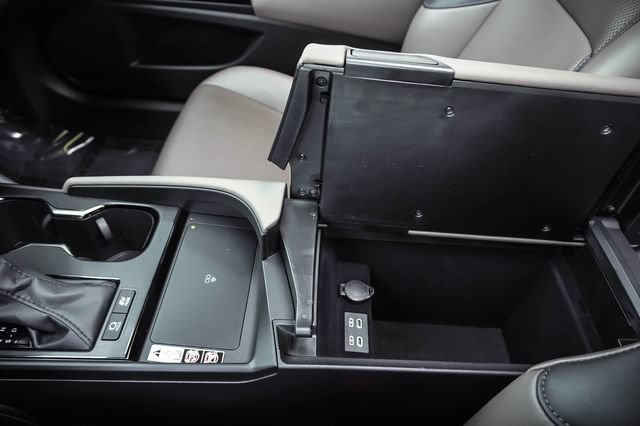 Certified 2024 Lexus ES 300h w/ Premium Package FWD image 18