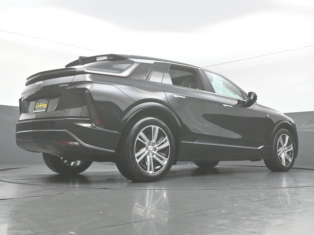 Used 2024 Cadillac Lyriq Tech w/ Driver Assist Package AWD/4WD image 39