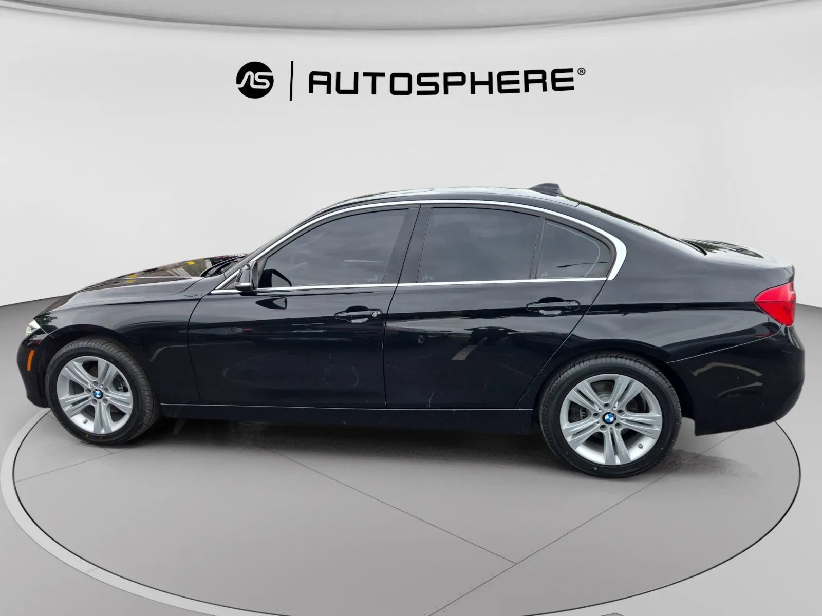 Used 2018 BMW 330i xDrive Sedan w/ Convenience Package AWD/4WD image 5