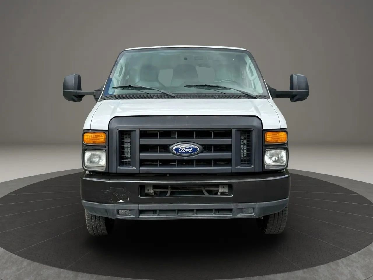 Used 2016 Ford E-350 and Econoline 350 Super Duty image 2