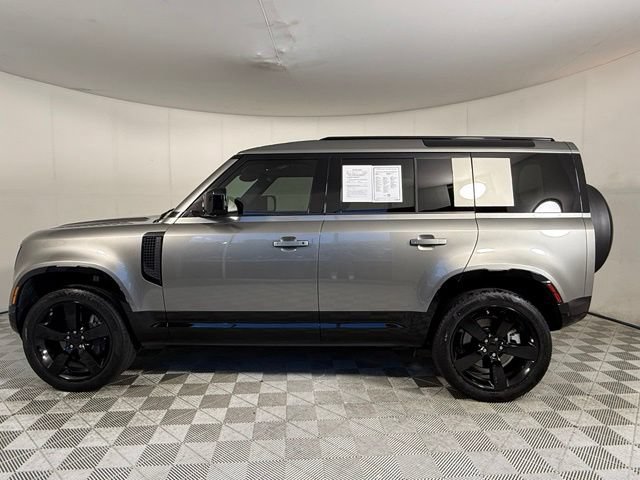 Used 2025 Land Rover Defender 110 X-Dynamic SE AWD/4WD image 7