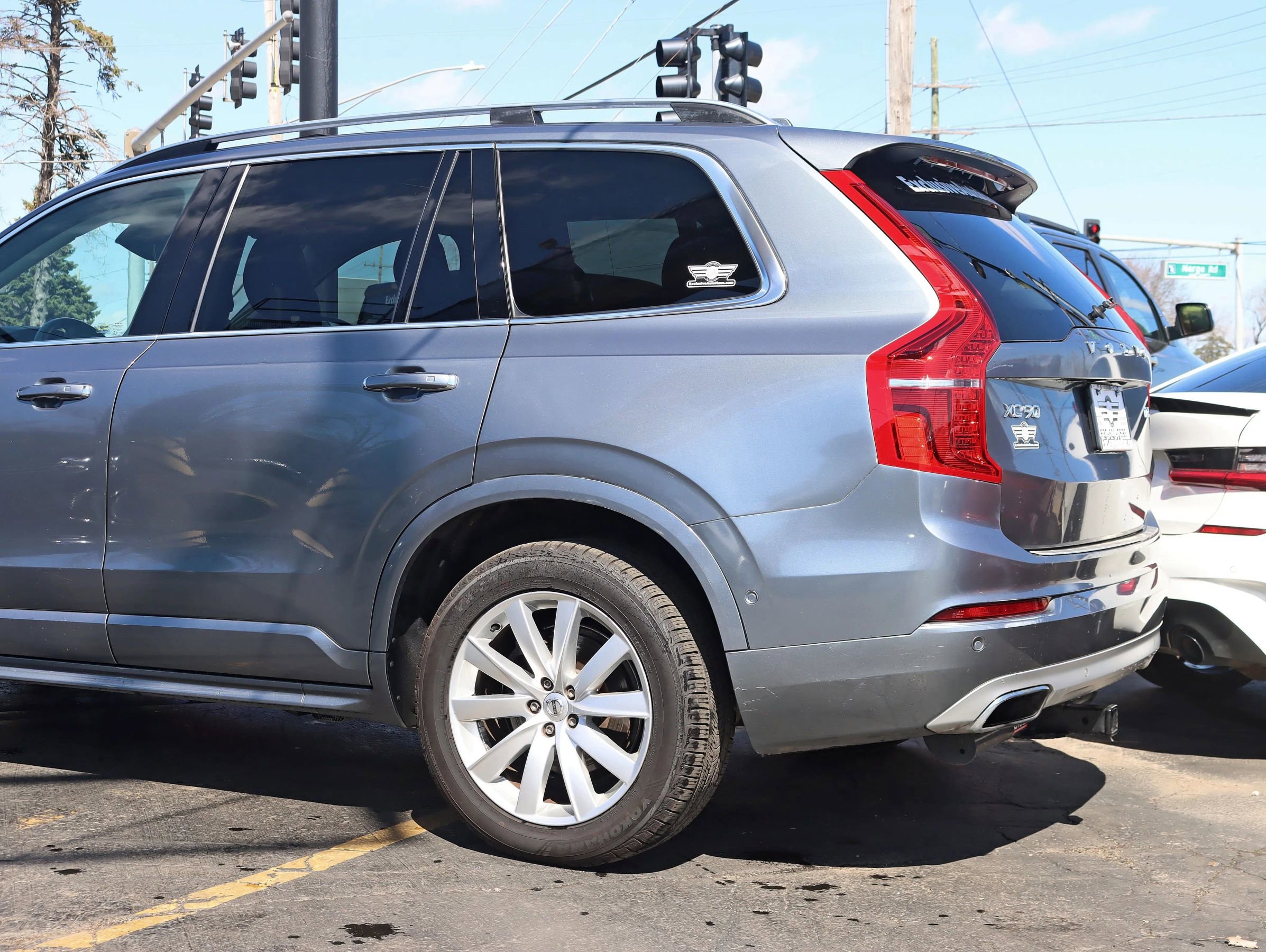 Used 2017 Volvo XC90 T6 Momentum w/ Vision Package image 13