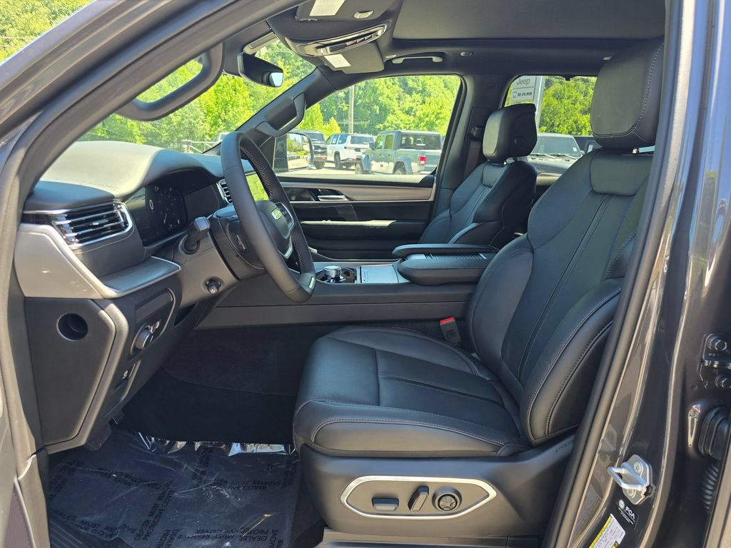 New 2026 Jeep Grand Wagoneer Limited AWD/4WD image 4