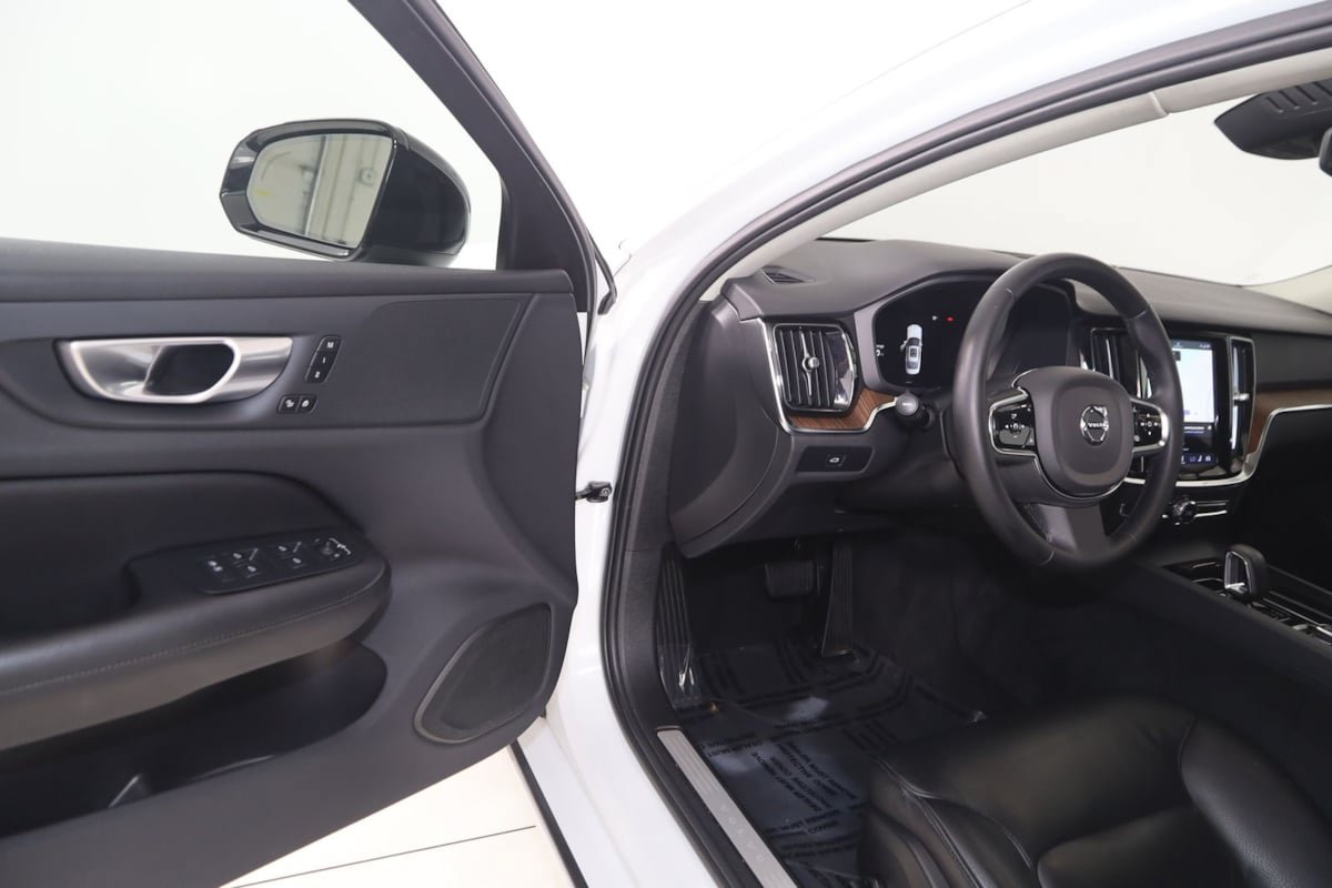 Used 2024 Volvo S60 B5 Plus AWD/4WD image 44