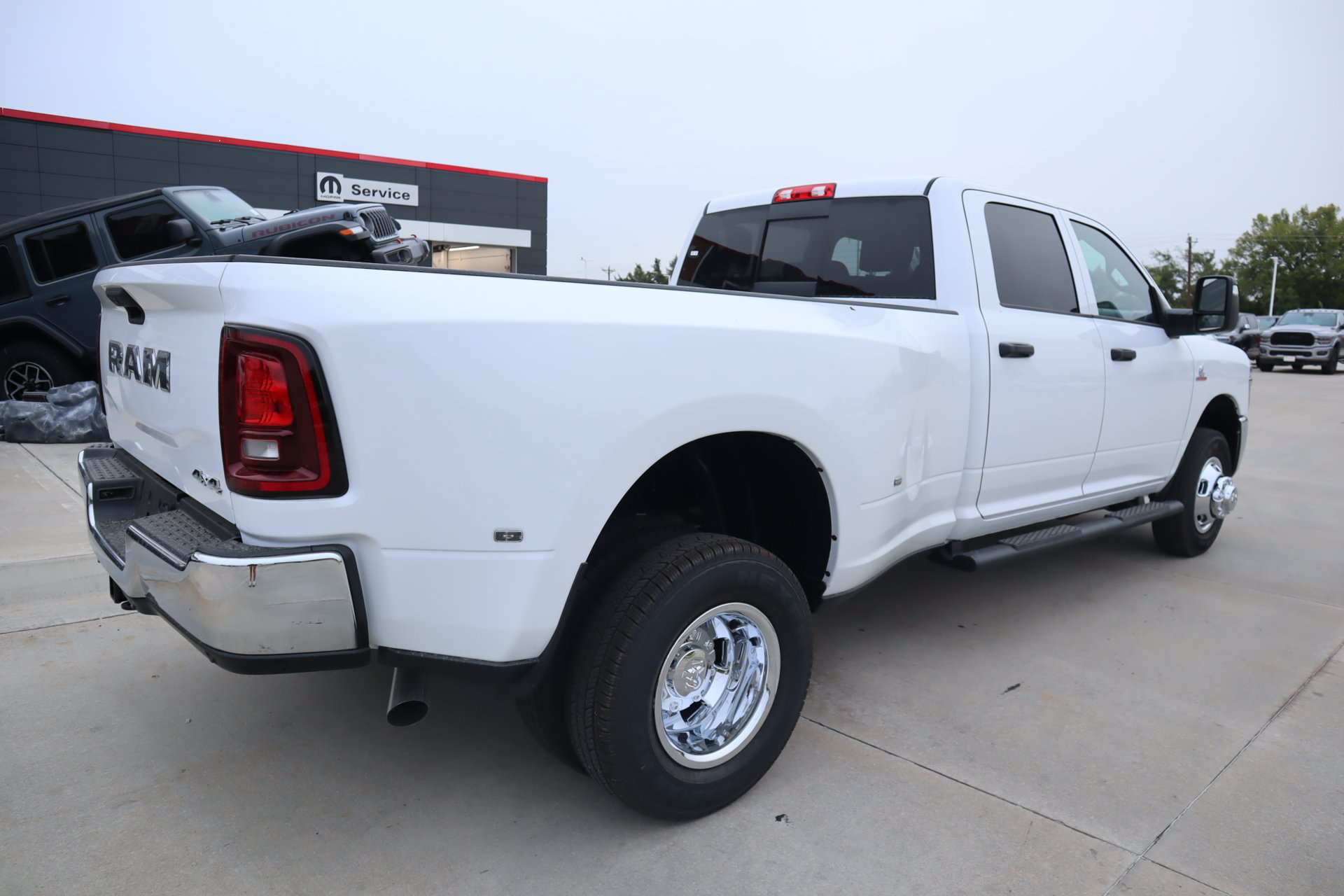 New 2027 RAM 3500 Tradesman AWD/4WD image 21