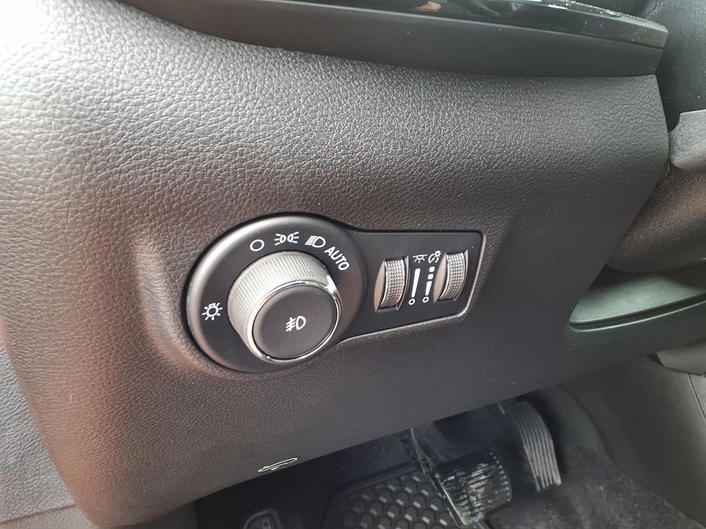 New 2026 Jeep Compass Latitude AWD/4WD image 16