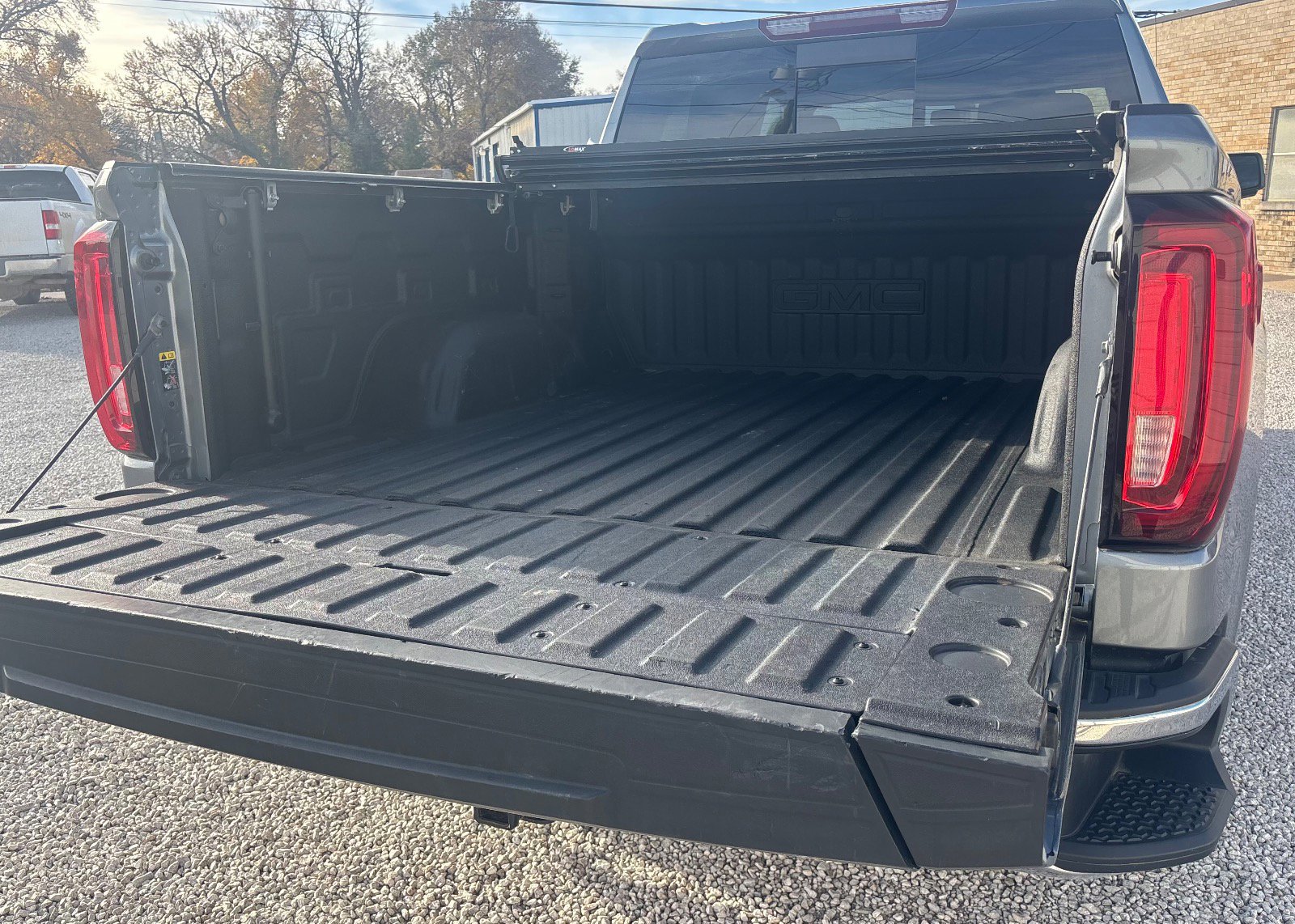 Used 2021 GMC Sierra 1500 SLT w/ SLT Premium Package image 9