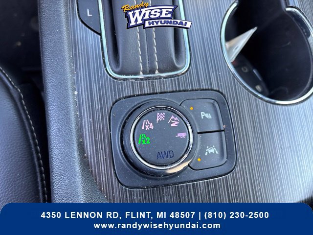 Used 2019 GMC Acadia SLT w/ LPO, Cargo Package AWD/4WD image 32