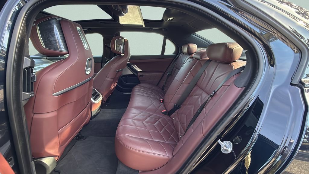 Certified 2023 BMW 740i image 16