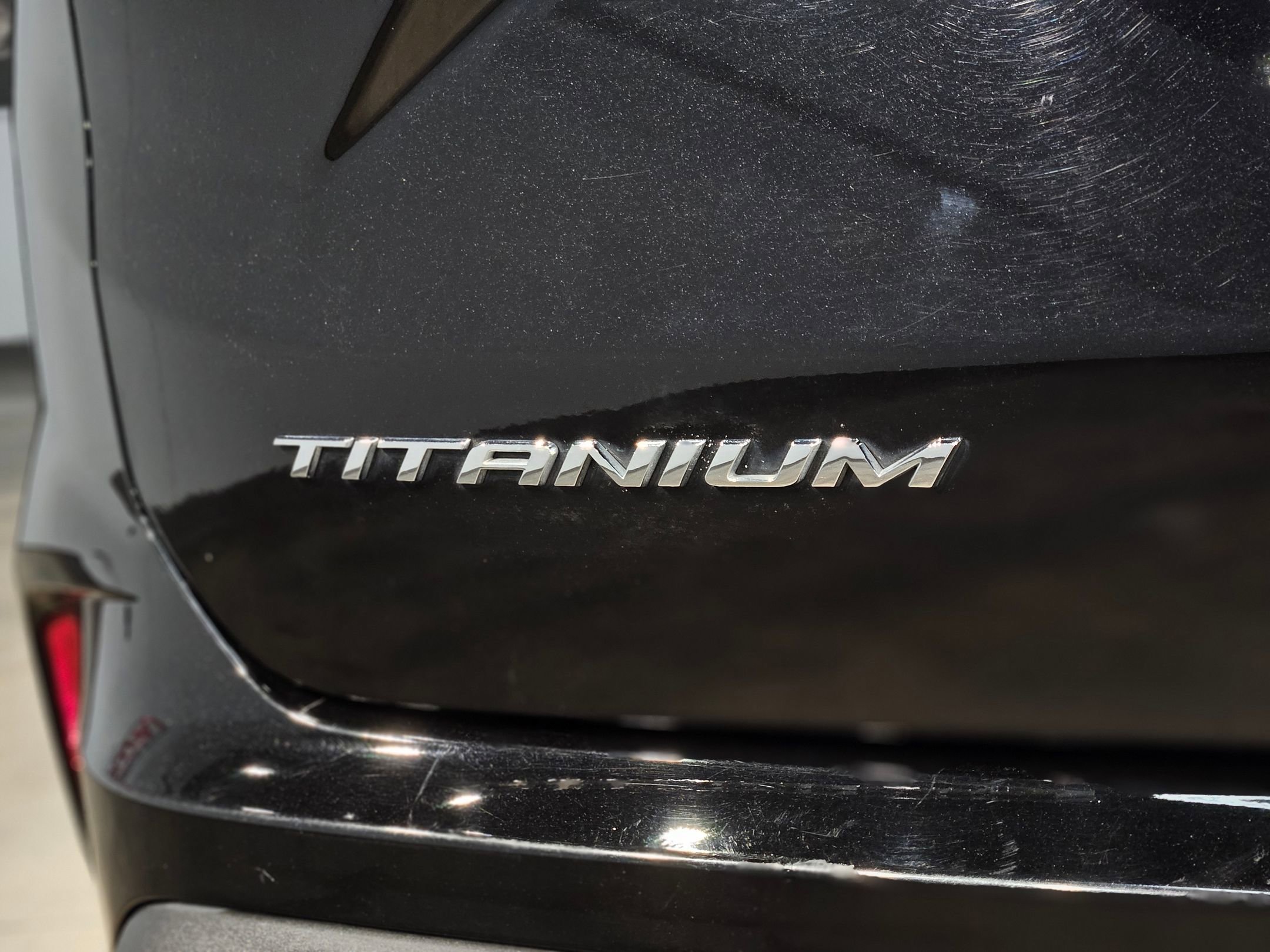 Used 2024 Ford Edge Titanium image 37