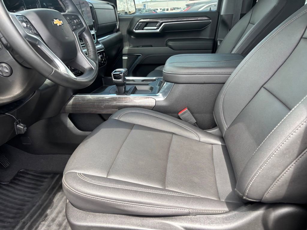 Used 2024 Chevrolet Silverado 1500 LTZ w/ Technology Package image 9