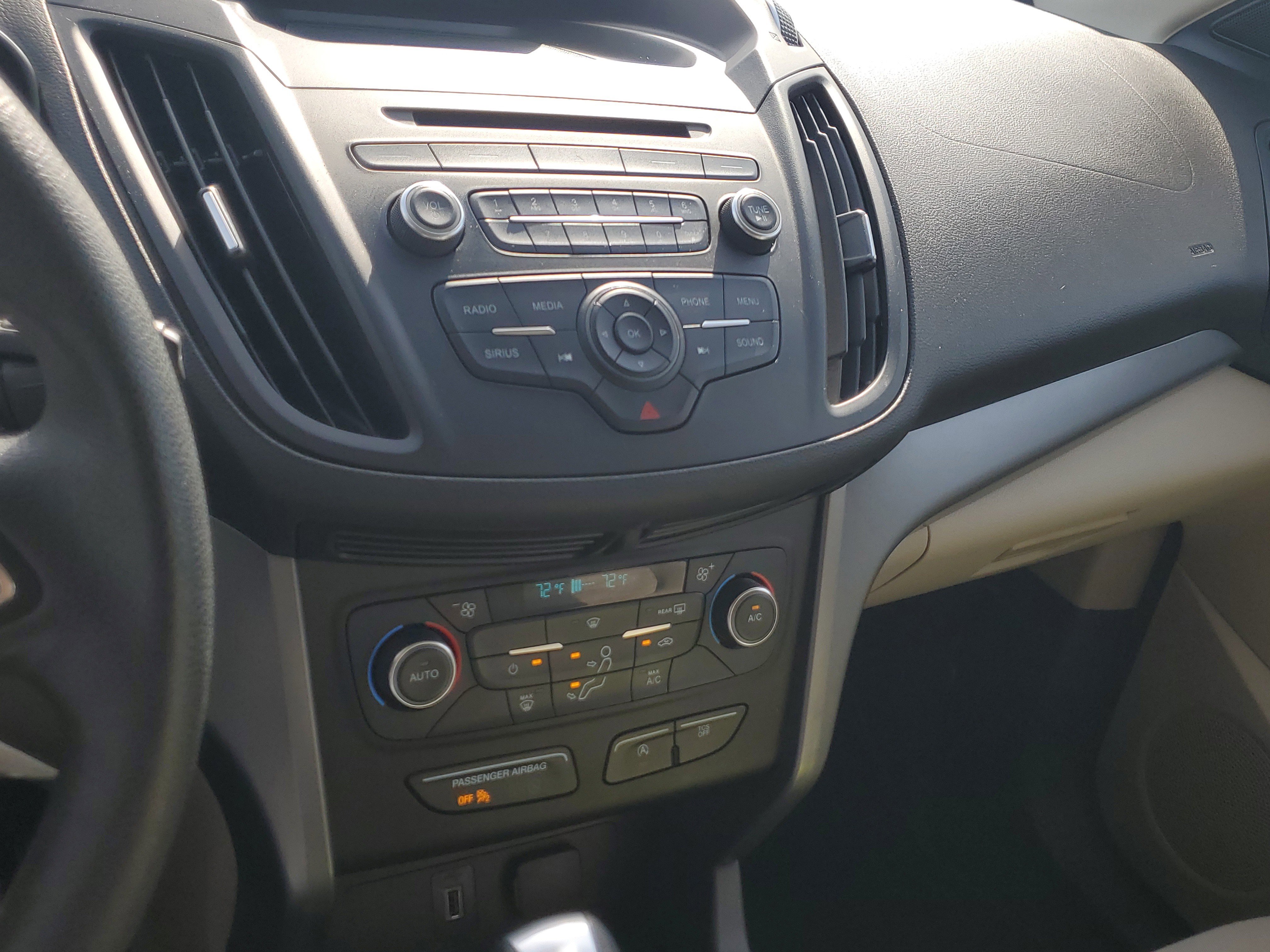 Used 2017 Ford Escape SE image 28