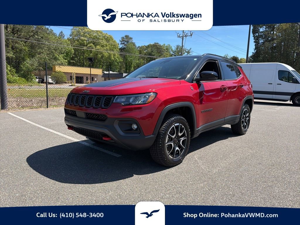 Used 2025 Jeep Compass Trailhawk AWD/4WD image 1