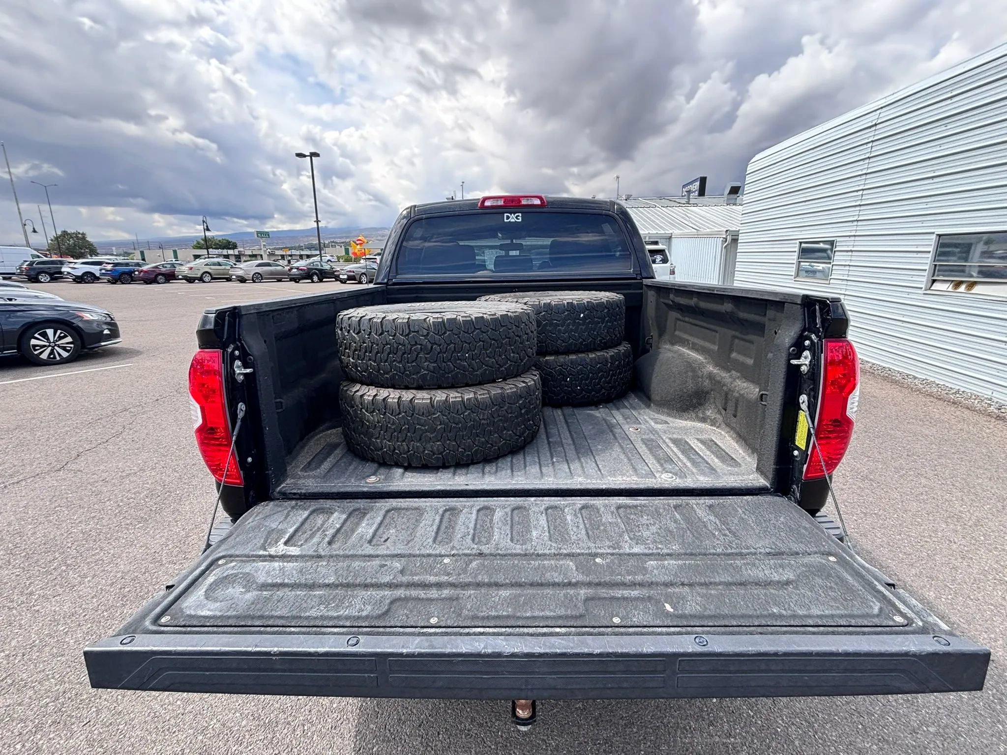 Used 2015 Toyota Tundra SR5 w/ TRD Off Road Package AWD/4WD image 20
