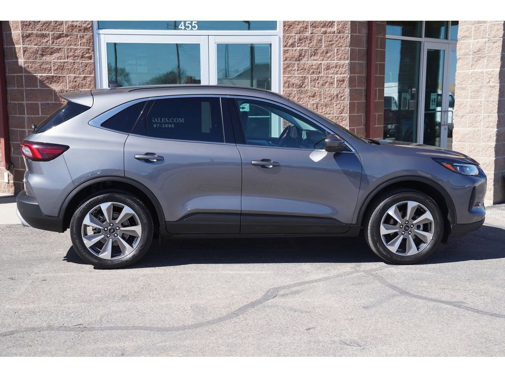 Used 2024 Ford Escape Platinum image 5