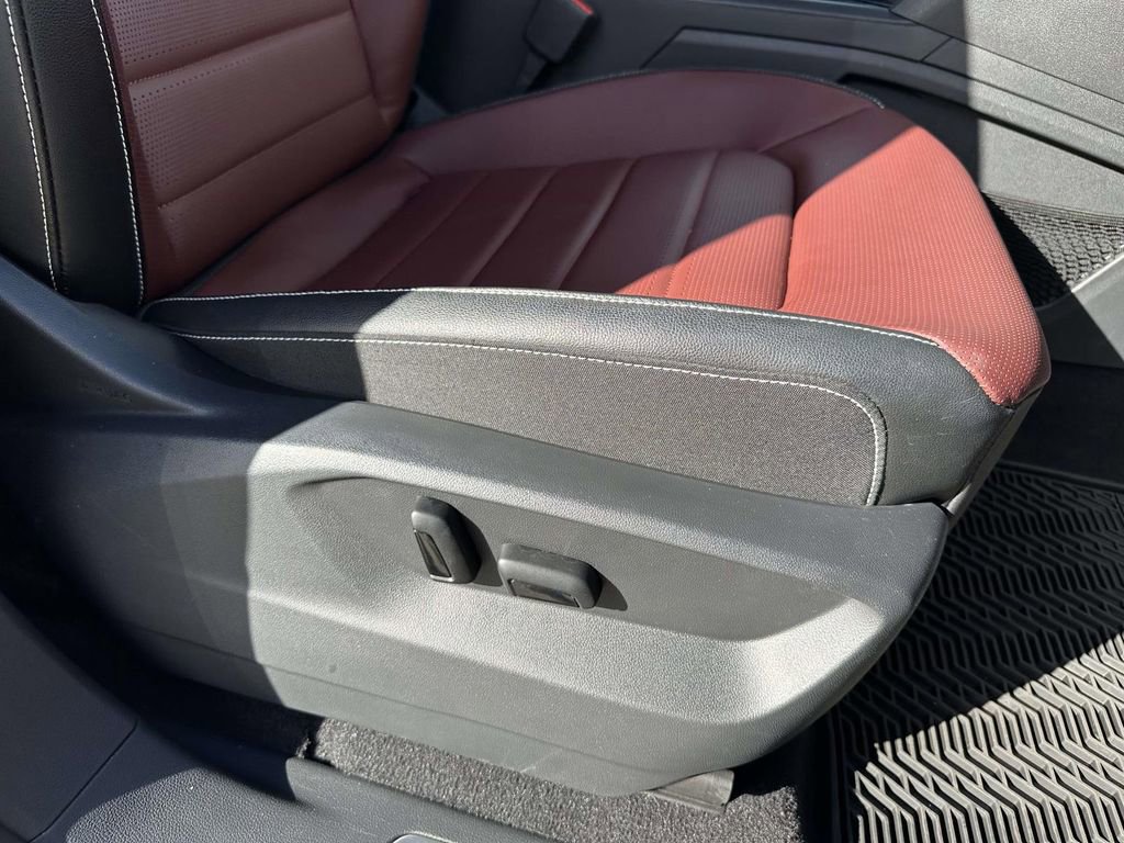 Used 2023 Volkswagen Atlas Cross Sport SEL Premium R-Line image 12