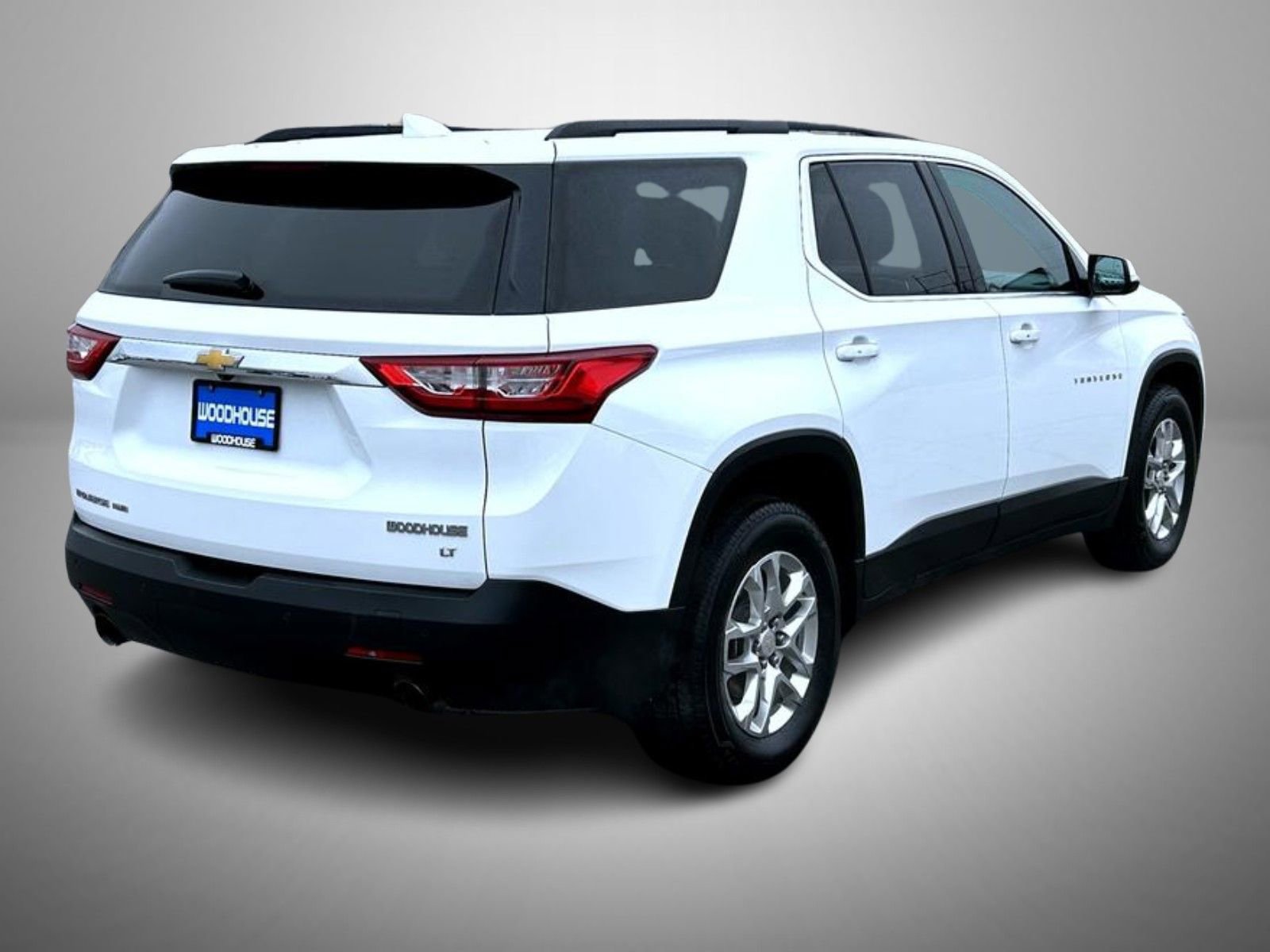 Certified 2020 Chevrolet Traverse LT w/ Driver Confidence II Package image 5