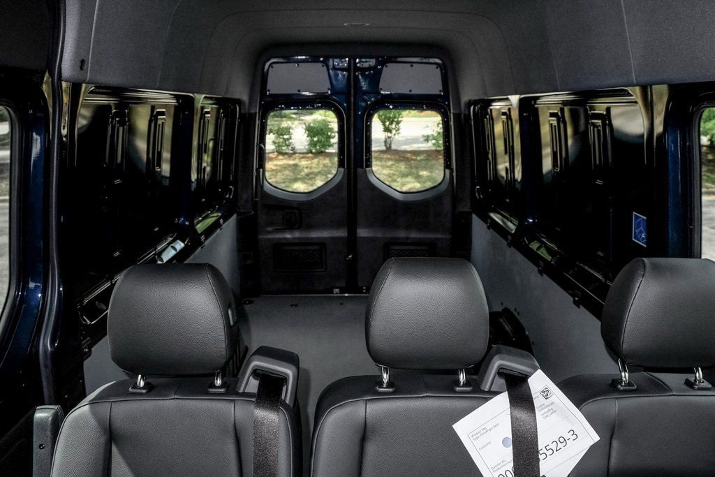 Used 2025 Mercedes-Benz Sprinter 2500 image 22