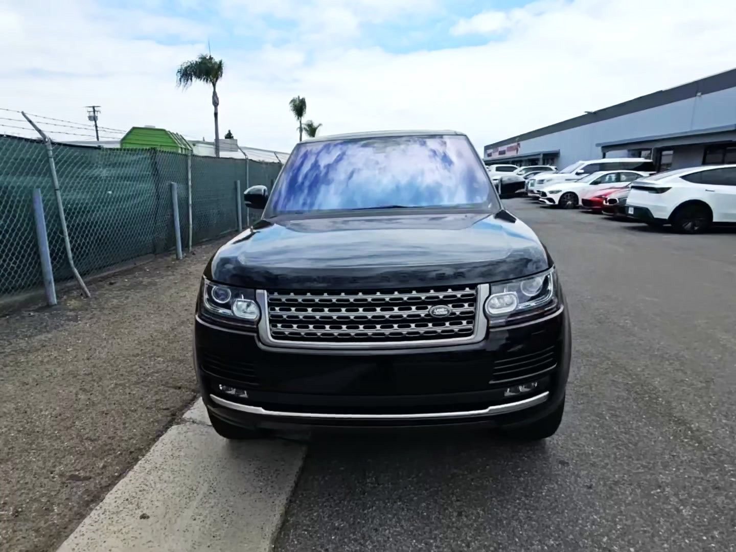 Used 2016 Land Rover Range Rover HSE AWD/4WD image 2