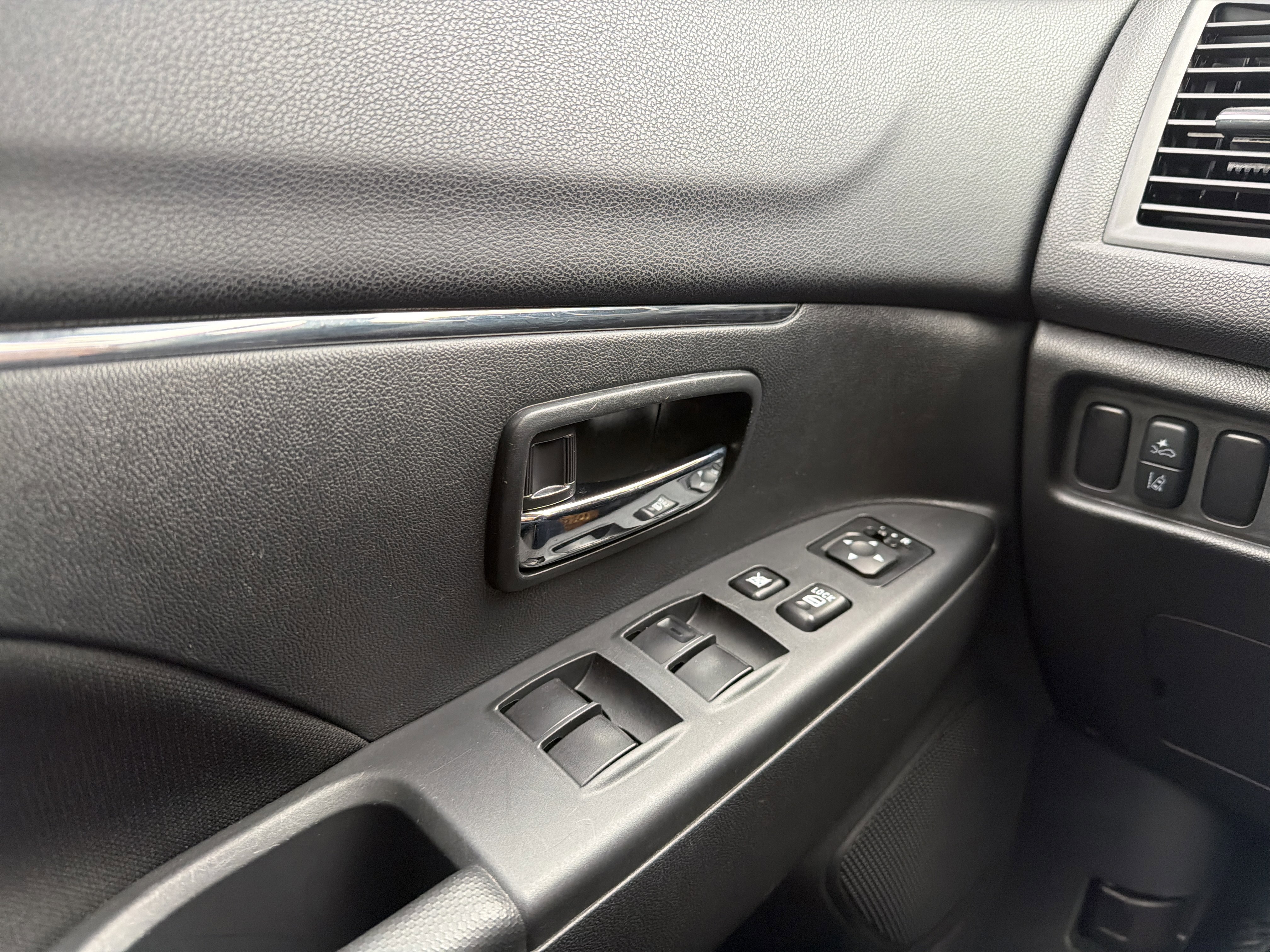 Used 2024 Mitsubishi Outlander Sport ES image 23