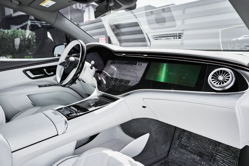 Used 2024 Mercedes-Benz Maybach EQS 680 4MATIC image 44