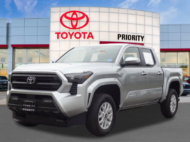 Used 2025 Toyota Tacoma SR5 AWD/4WD image 1