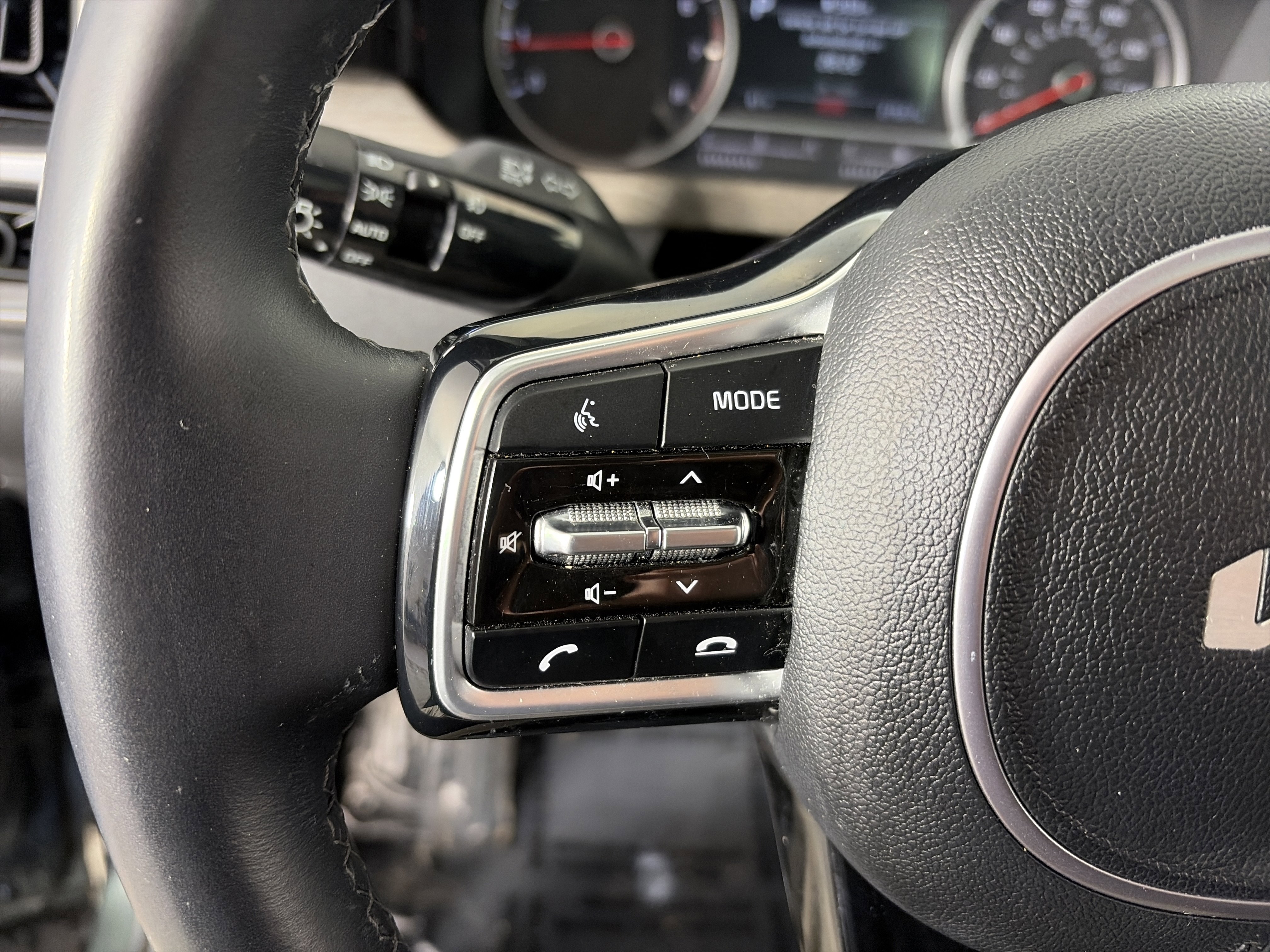 Certified 2023 Kia Sorento X-Line EX image 32