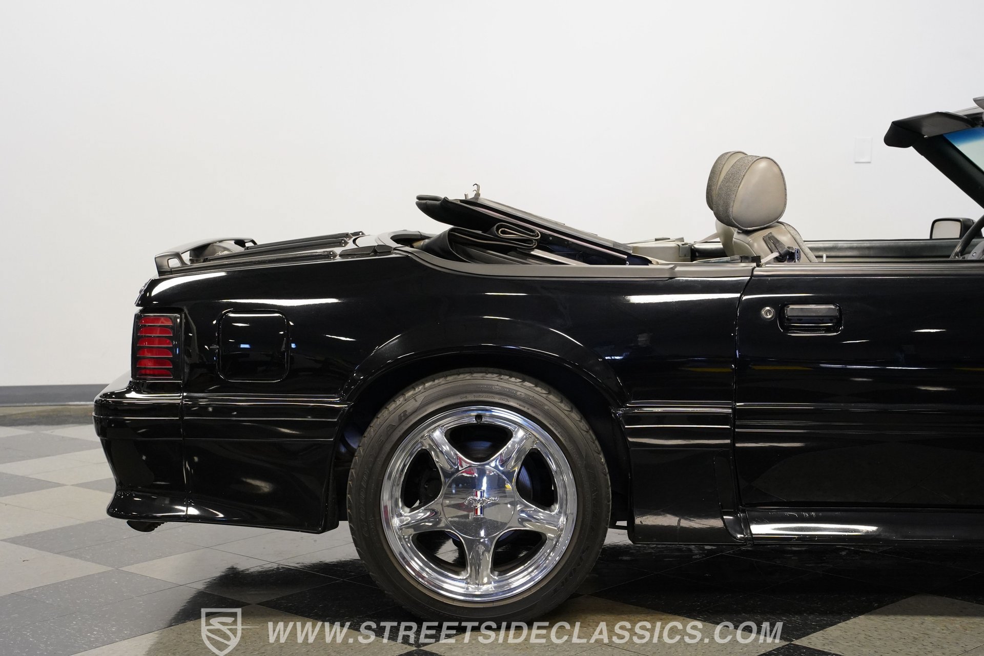 Used 1989 Ford Mustang GT RWD image 30
