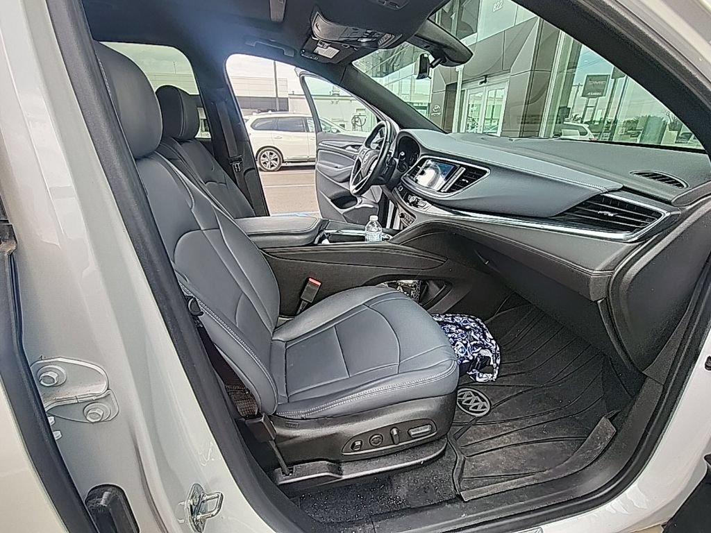 Used 2022 Buick Enclave Premium w/ Experience Buick Package AWD/4WD image 6