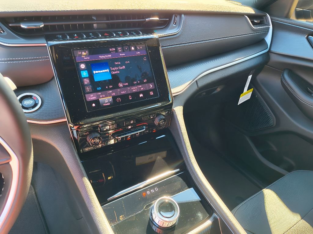 New 2025 Jeep Grand Cherokee Laredo X w/ Luxury Tech Group I image 20