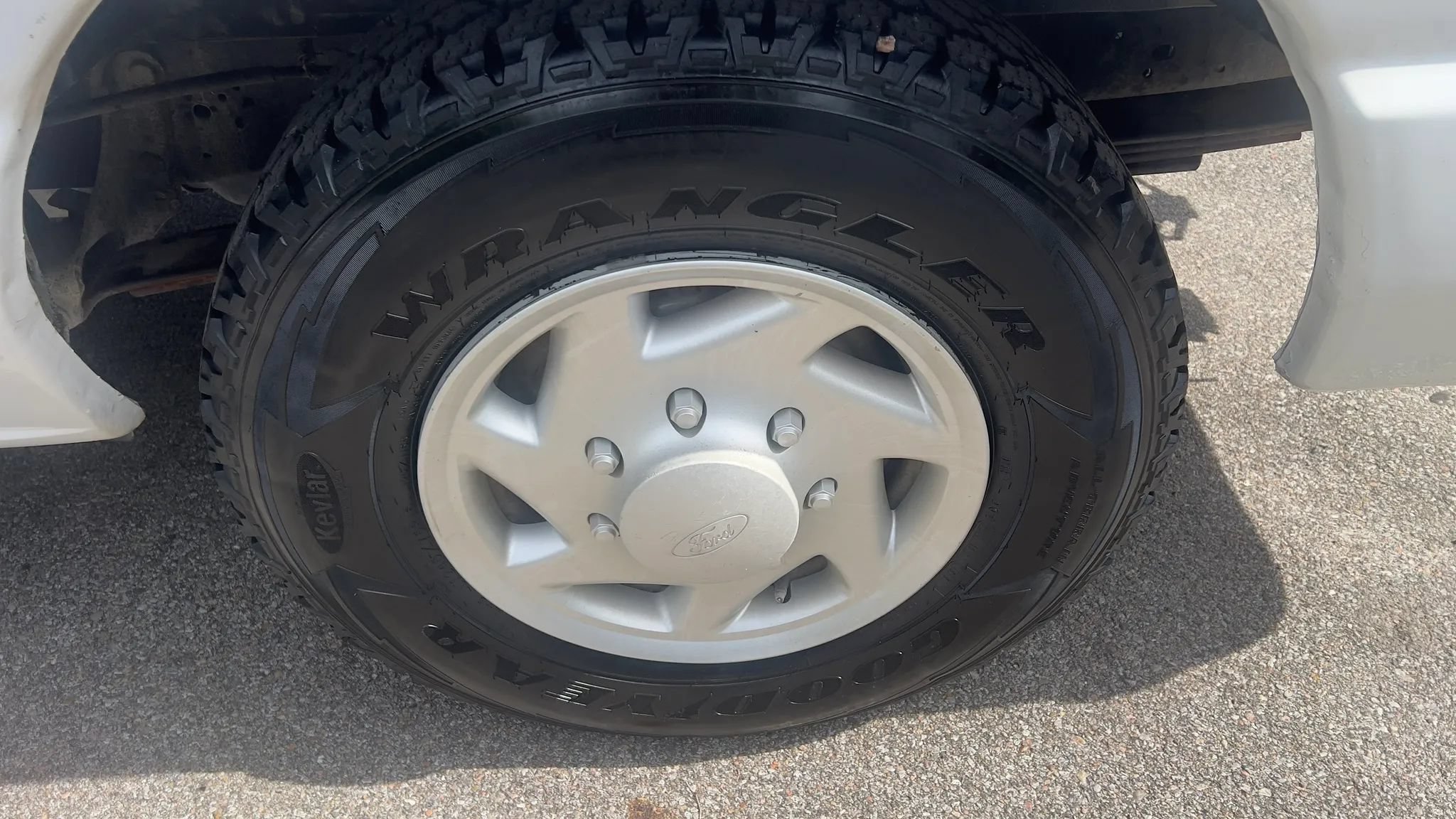Used 2013 Ford E-250 and Econoline 250 RWD image 10