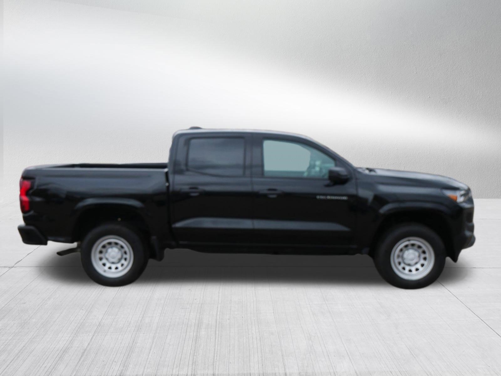 Used 2024 Chevrolet Colorado W/T image 8